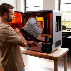 formlabs-form-4bl-entnahme-grosser-bauteile